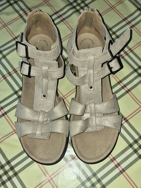 Clarks Gladiator Tan Sparkle Sandals Size 12 Women